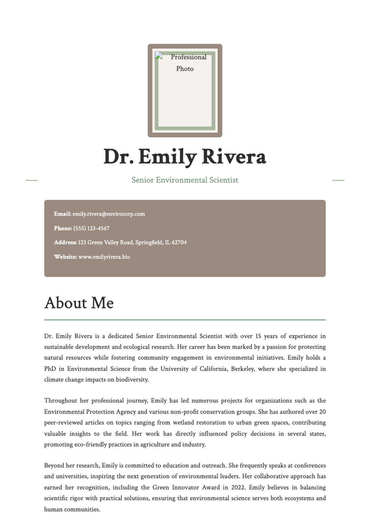 Professional marketing coordinator resume with photo and career summary_variant_2